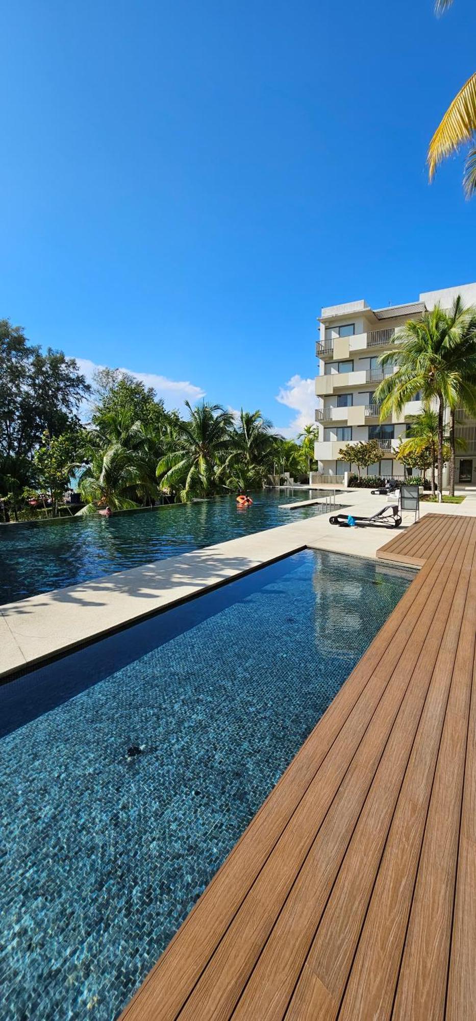 By The Sea Beach Luxury Resort - Batu Feringgi Dış mekan fotoğraf